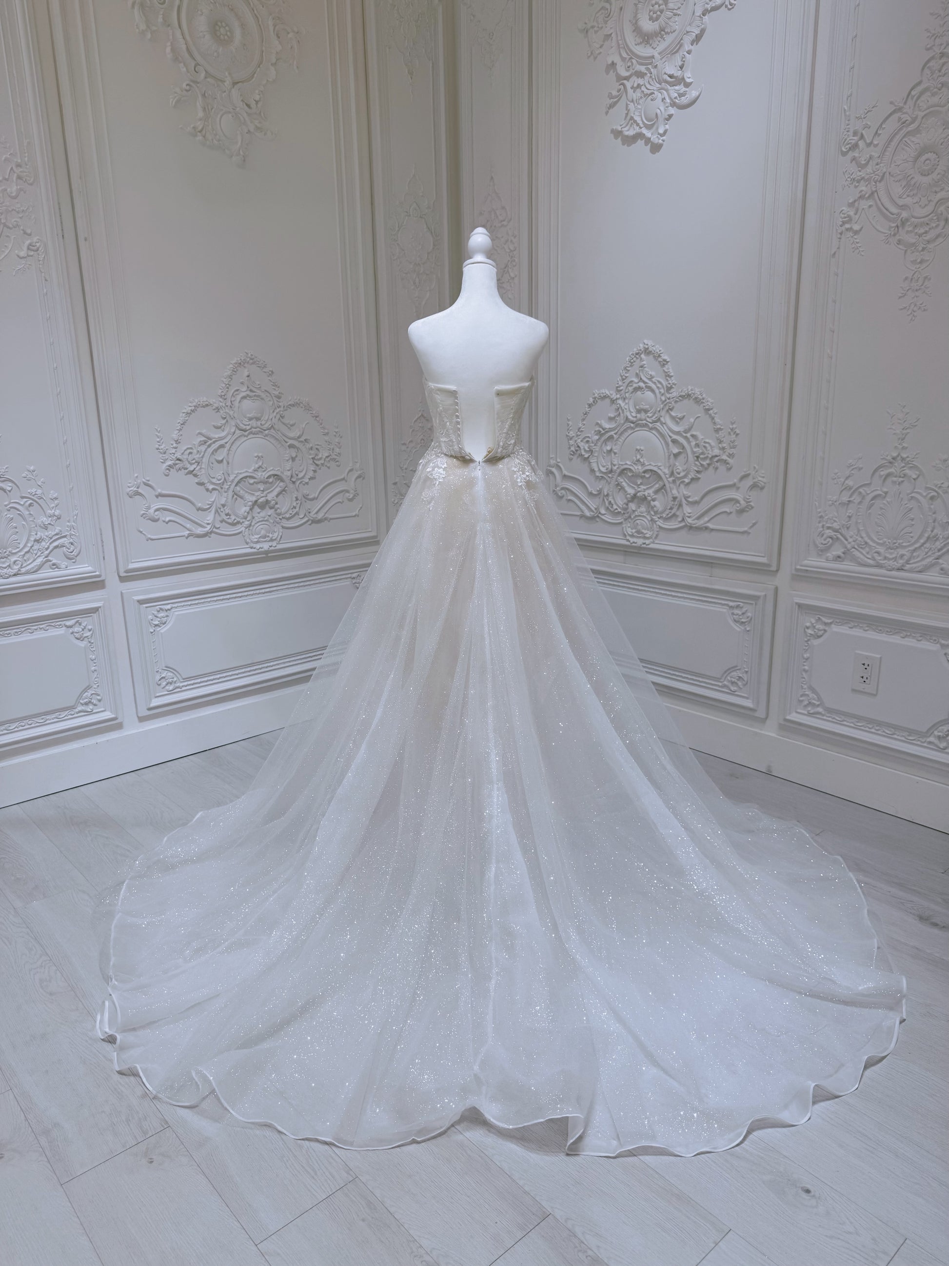 Stock Clearance! Ivory outdoor/beach ivory sparkling wedding dress - Ting's Bridal Collection