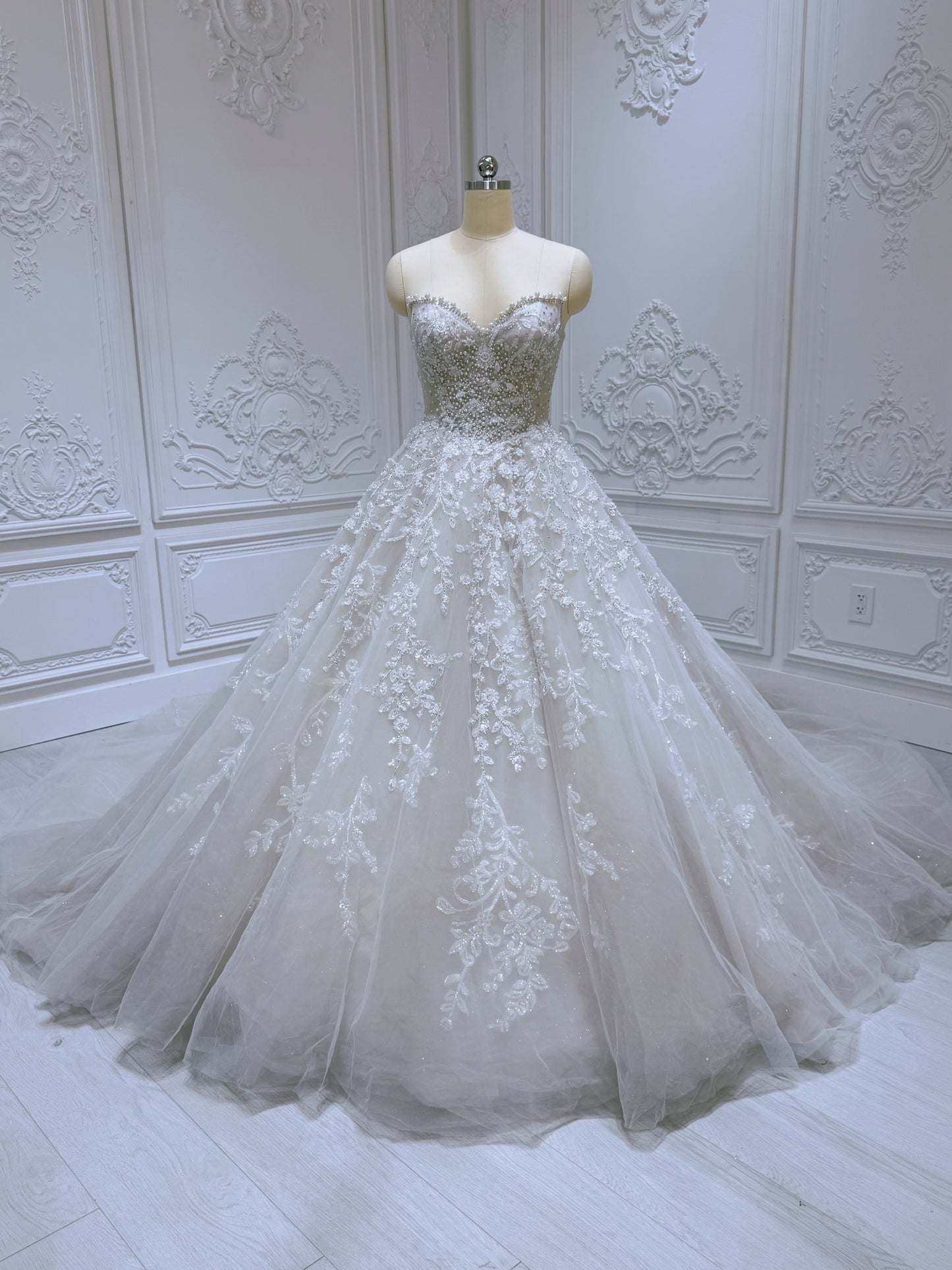 Stock clearance! Size 8! Ivory beading 3D floral ballgown fairy wedding dress - Ting's Bridal Collection