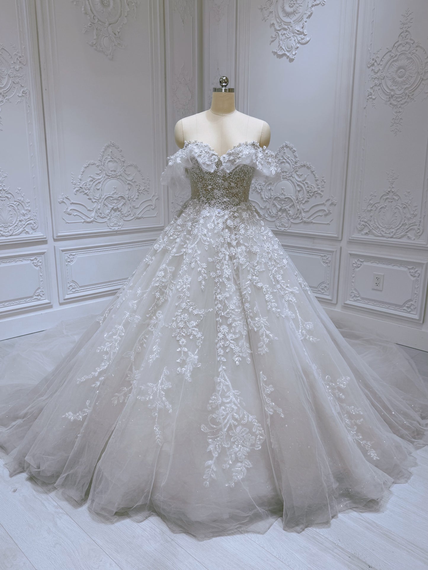 Stock clearance! Size 8! Ivory beading 3D floral ballgown fairy wedding dress - Ting's Bridal Collection