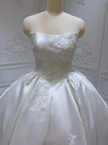 TBC-XB080 Custom-made white lace embroidered royal ballgown wedding dress - Ting's Bridal Collection