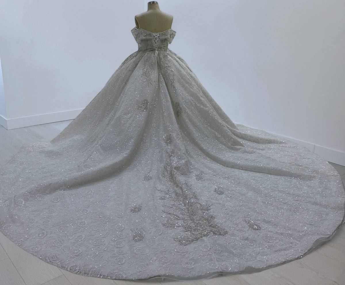 TBC-JB100 Custom-made luxury beading rose pattern off white ballgown royal wedding dress
