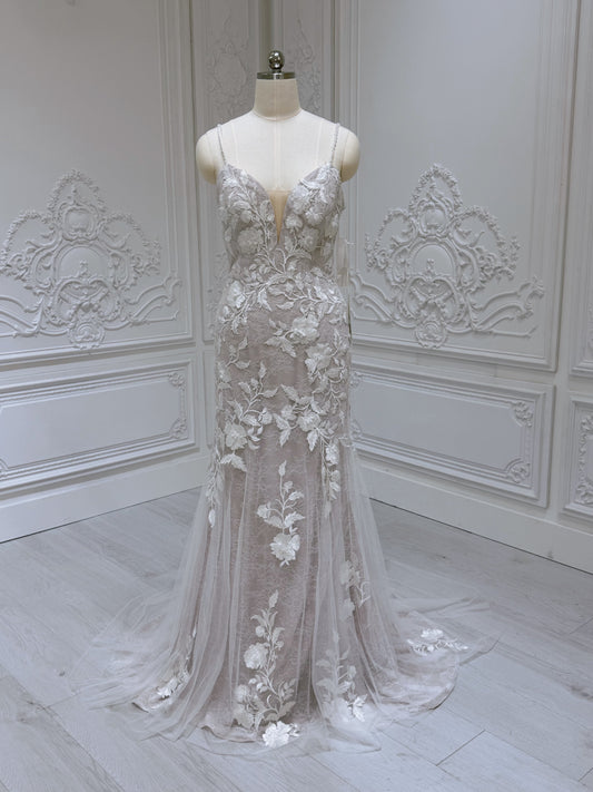 Stock clearance! Bridal size 8. Ivory lace mermaid wedding dress - Ting's Bridal Collection