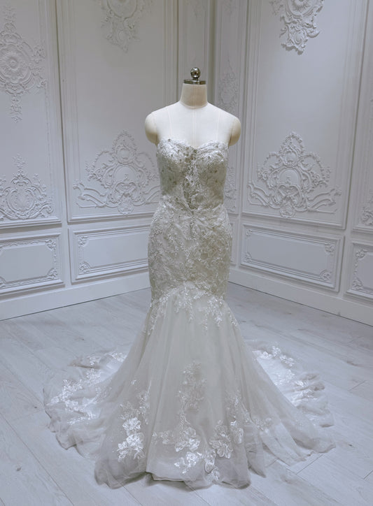 Stock Clearance! Bridal size 8. Off white lace embroidered mermaid wedding dress - Ting's Bridal Collection