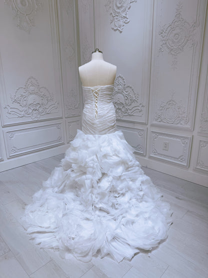 TBC-UM062 Stock of pleated tulle mermaid wedding dress with ruffed skirt