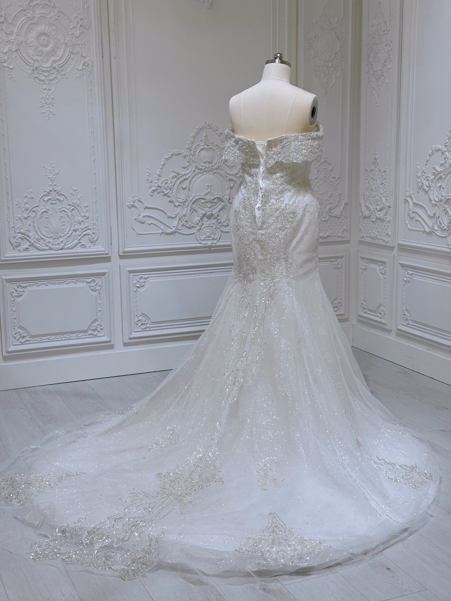 Stock clearance! Bridal size 16! Off white 2 in 1 look feather mermaid wedding dress with detachable skirt. - Ting's Bridal Collection