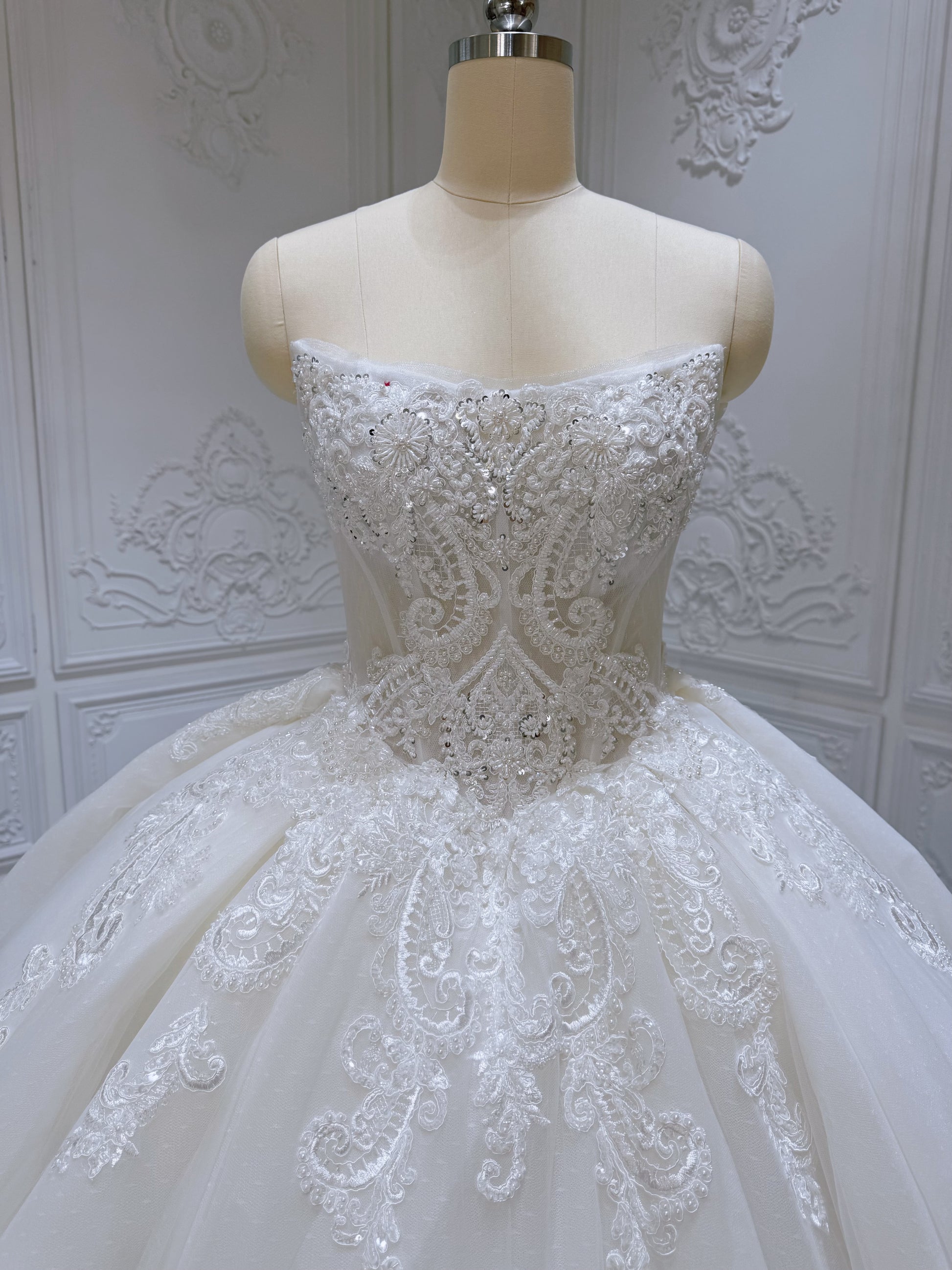 TBC-B032 Stock of off white lace embroidered strapless ballgown royal wedding dress - Ting's Bridal Collection
