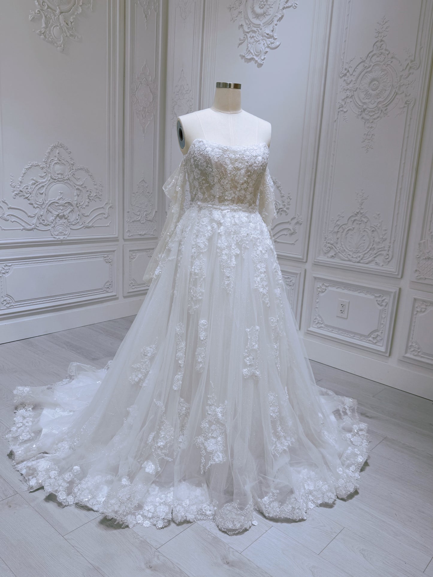 TBC-2IN1-035 Stock of 3D lace with beading 2 in 1 Mini&Aline wedding dress - Ting's Bridal Collection