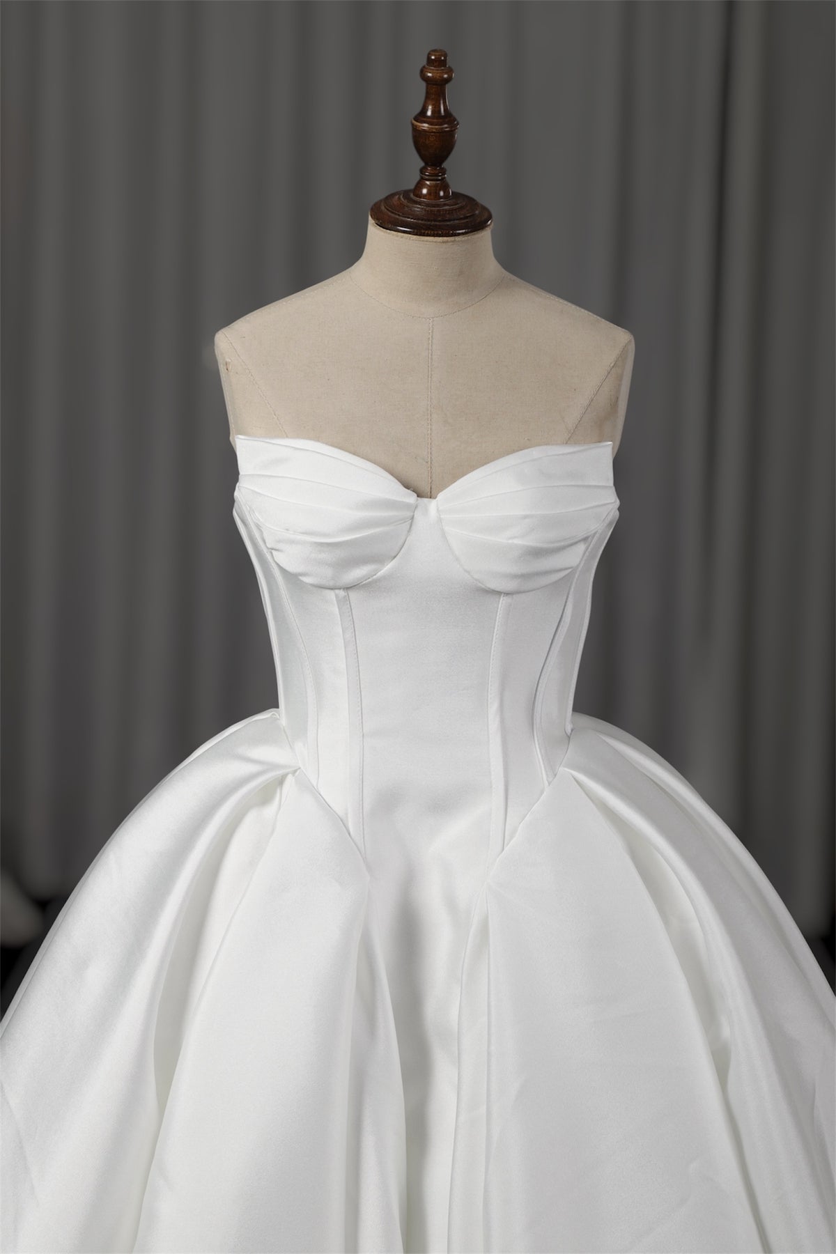 TBC-ZB061 Custom-made white satin sweetheart ballgown royal wedding dress