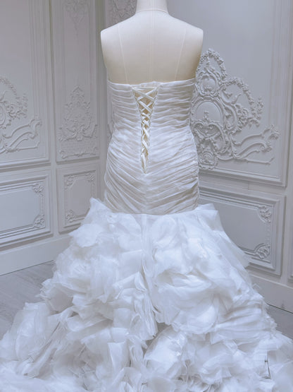 TBC-UM062 Stock of pleated tulle mermaid wedding dress with ruffed skirt