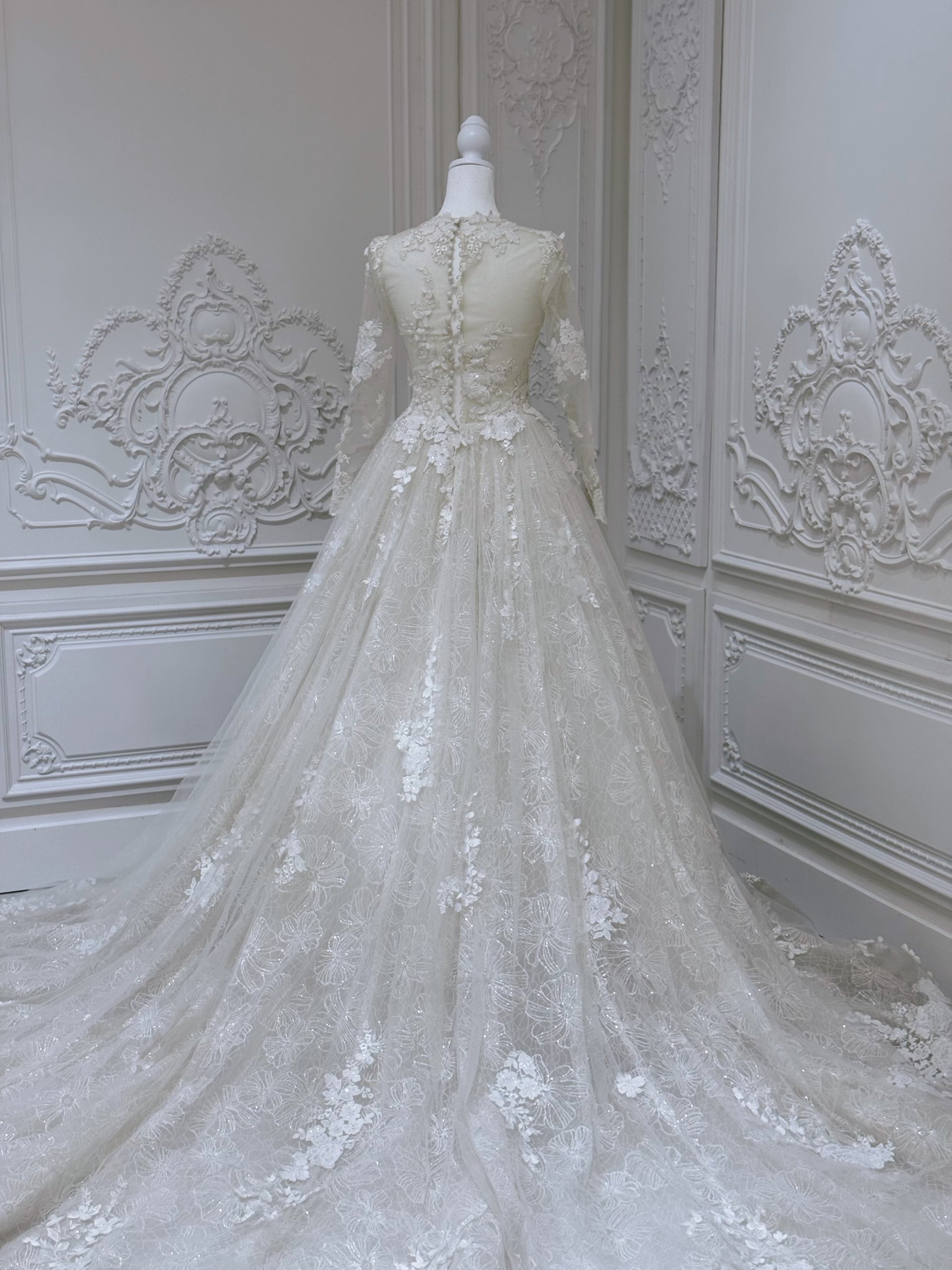 Stock clearance floor sample! Size 0. Ivory long sleeve lace Aline wedding dress - Ting's Bridal Collection