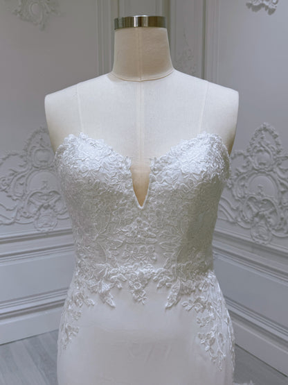 Stock clearance! White Strapless with V-neck crepe fabric with lace embroidered mermaid wedding dress - Ting's Bridal Collection