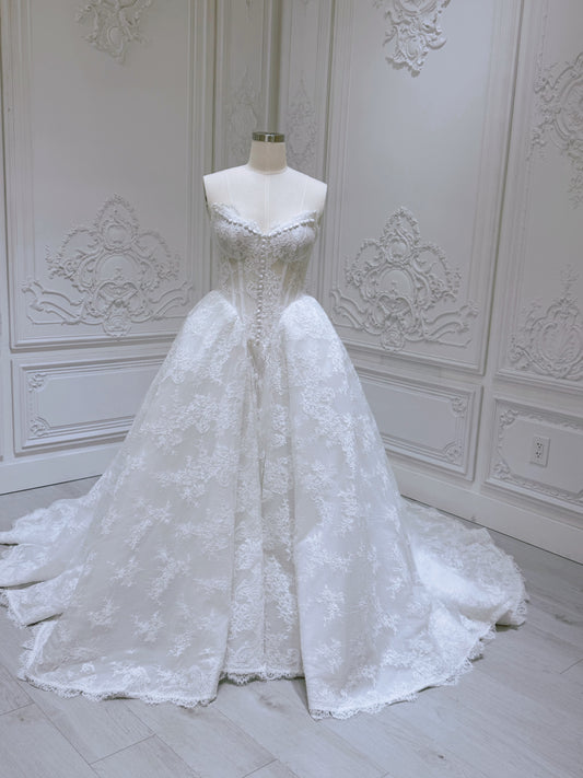 TBC-ZA035 Stock of white lace embroidered strapless vintage wedding dress - Ting's Bridal Collection