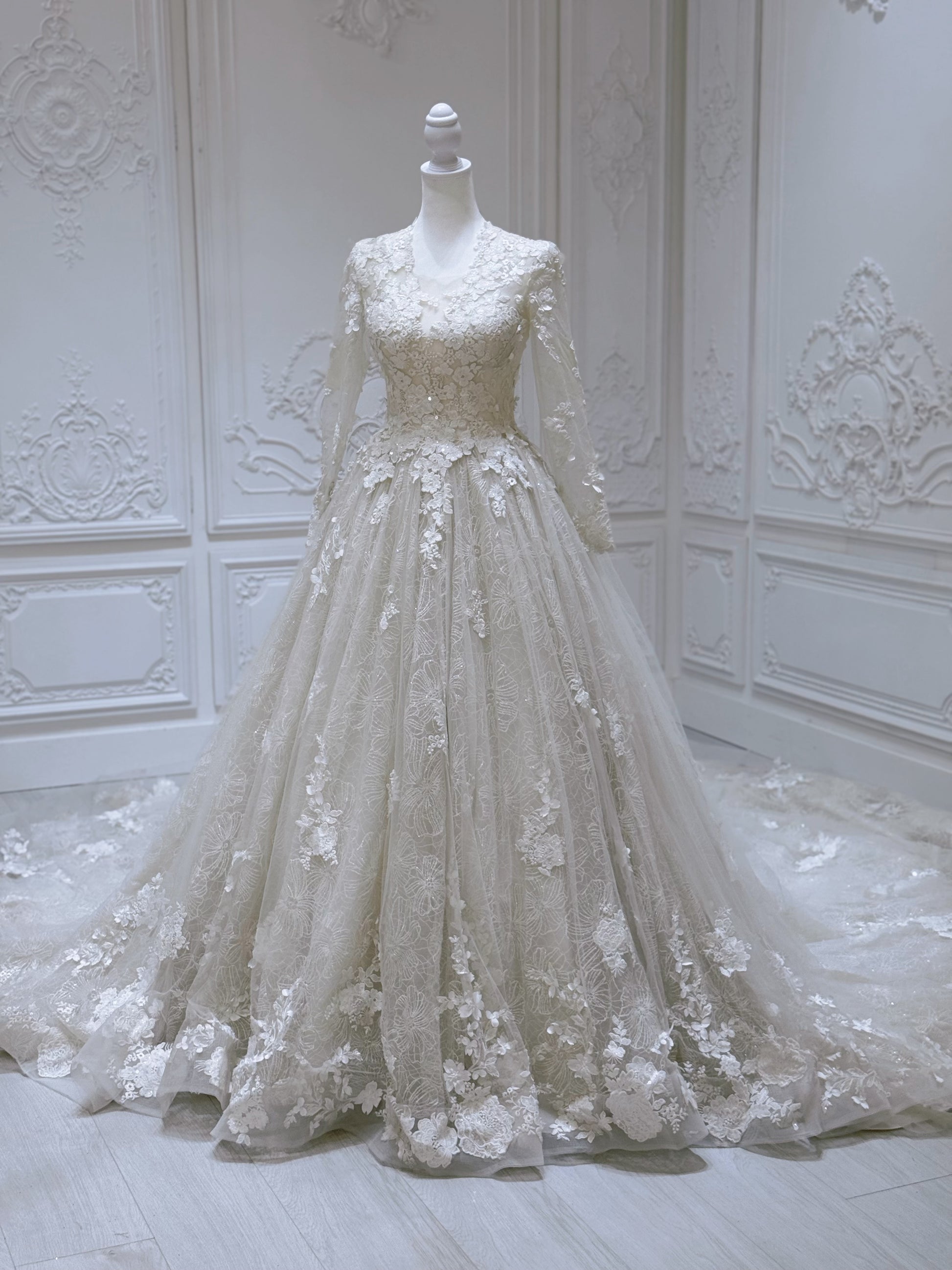 Stock clearance floor sample! Size 0. Ivory long sleeve lace Aline wedding dress - Ting's Bridal Collection