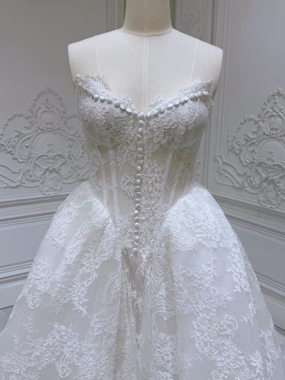 TBC-ZA035 Stock of white lace embroidered strapless vintage wedding dress - Ting's Bridal Collection