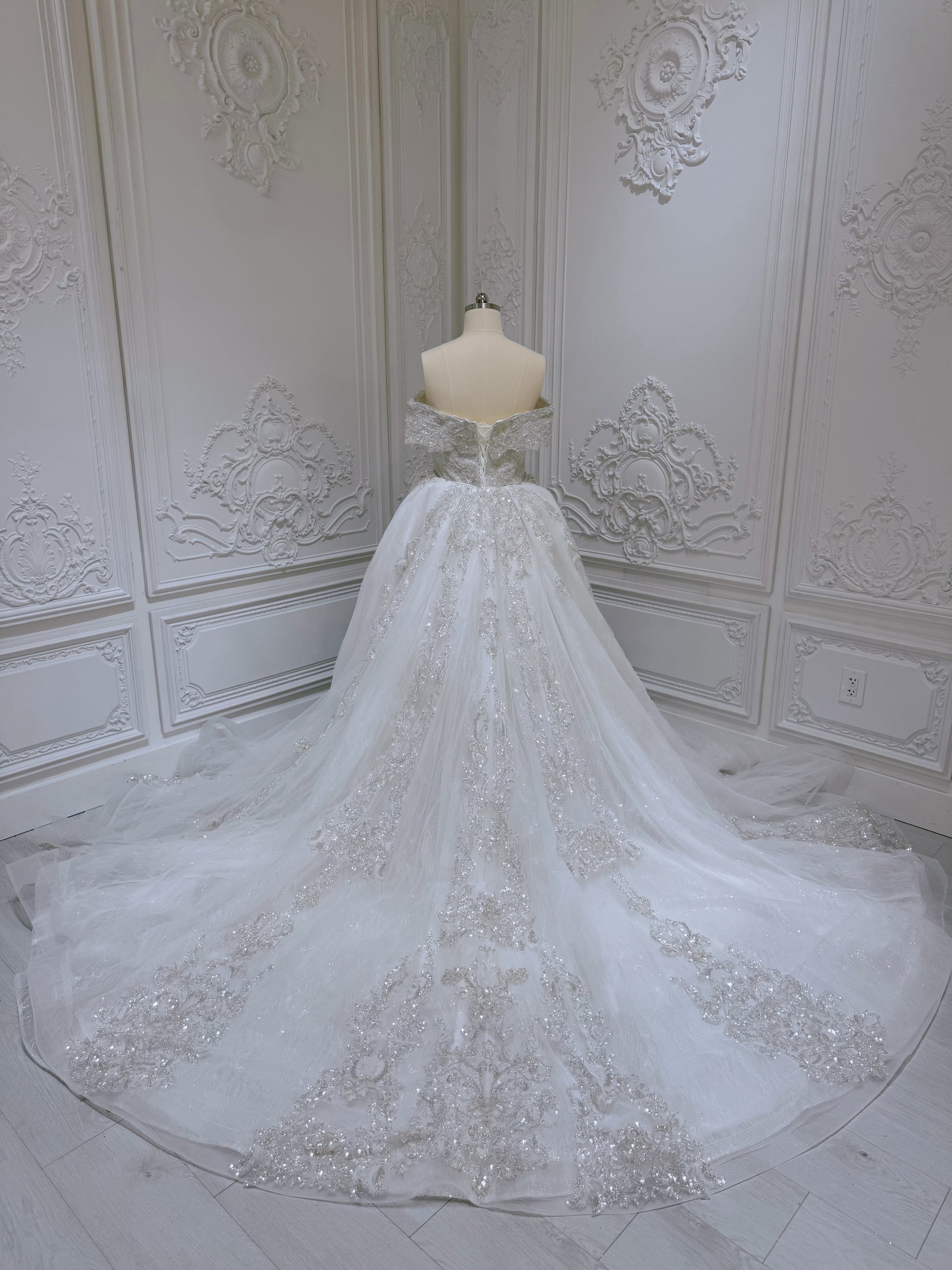 Stock clearance! Bridal size 16! Off white 2 in 1 look feather mermaid wedding dress with detachable skirt. - Ting's Bridal Collection