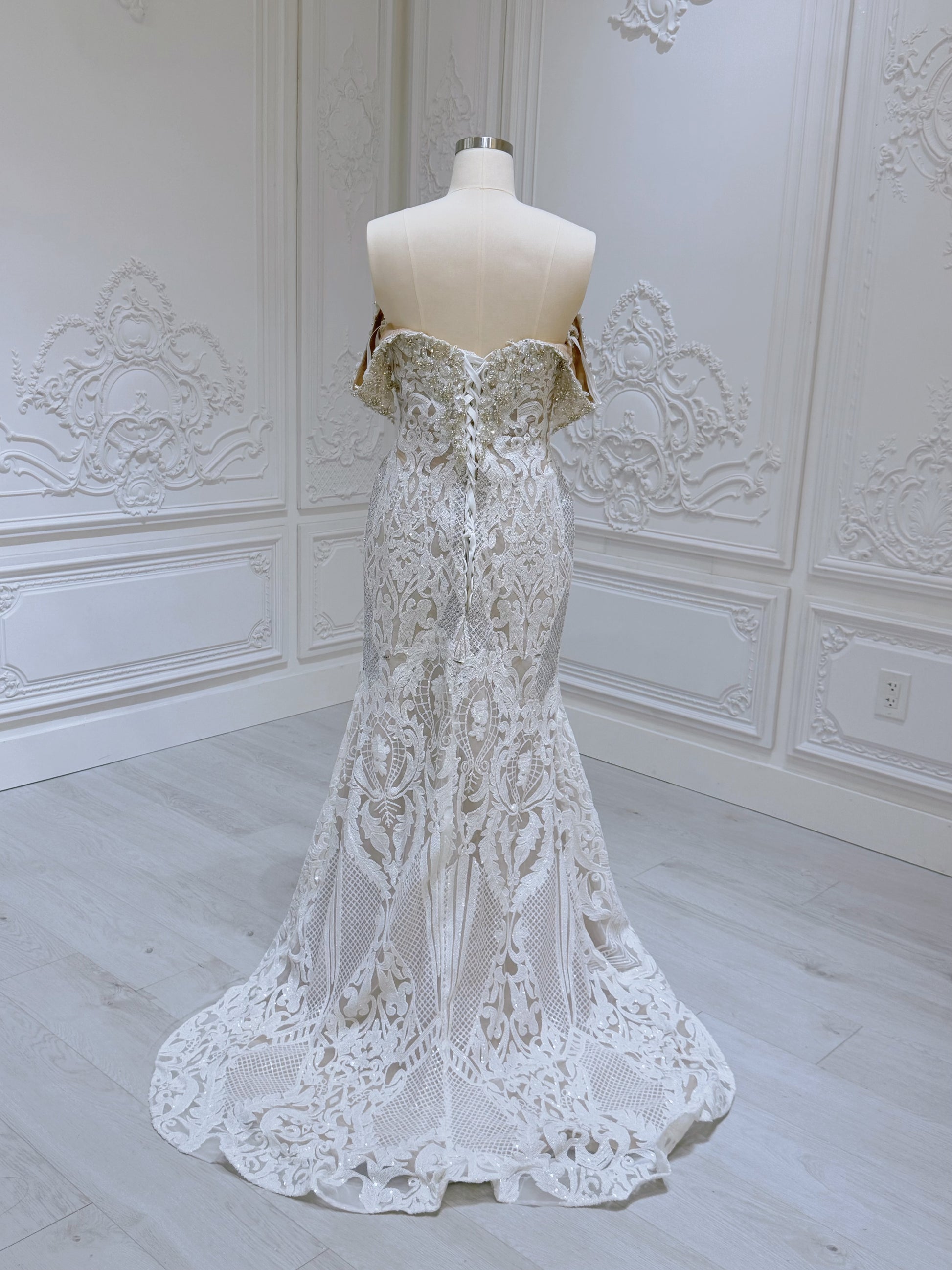 crystal beaded white dress Hand-Beaded Crystal 2-in-1 Dress: Elegant Detachable Gown