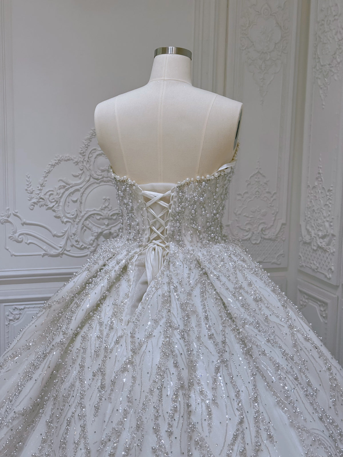 TBC-JB081 Stock of strapless pearl beading ballgown royal wedding dress