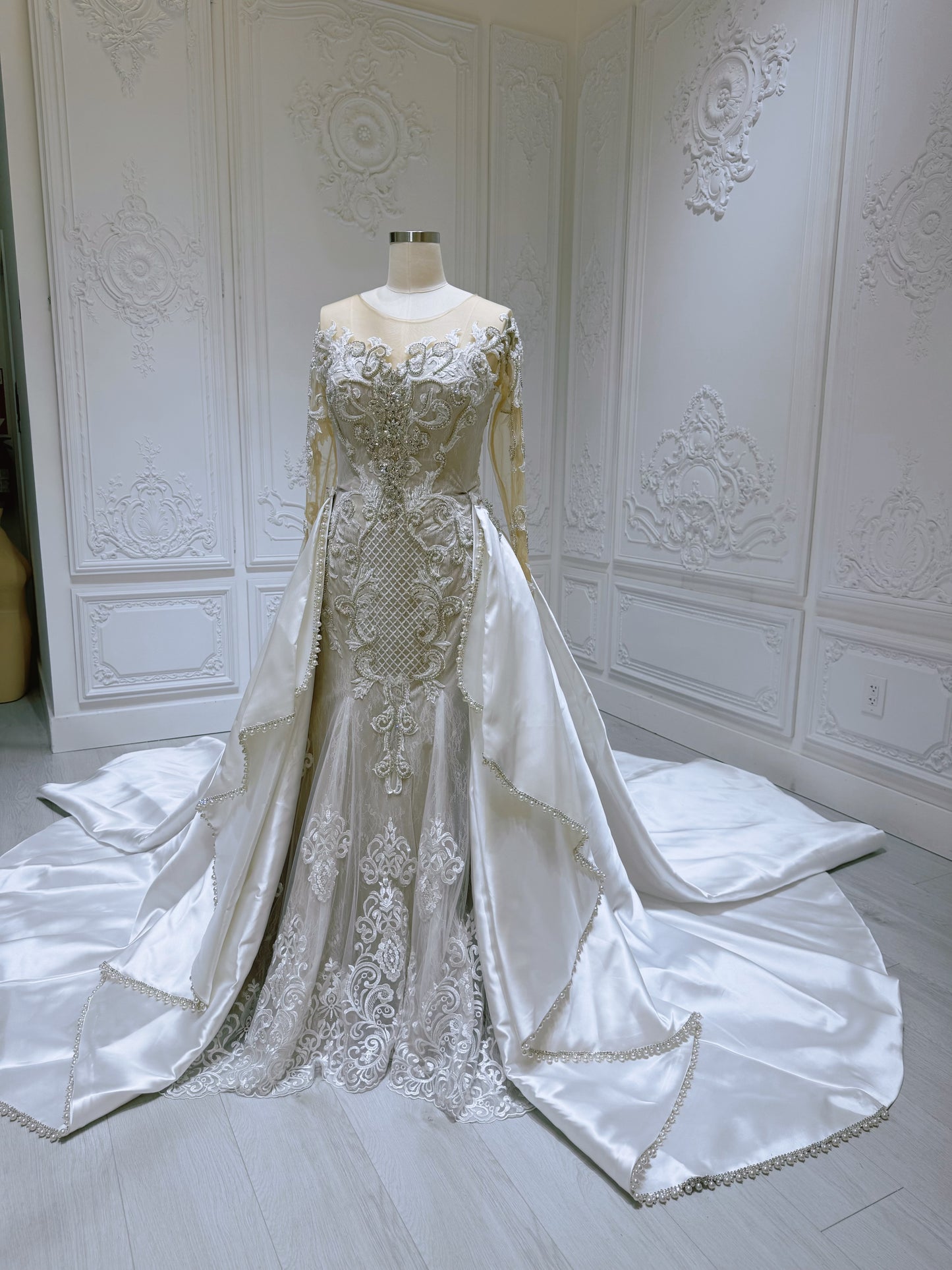 TBC-2IN1-024 Stock of luxury mermaid wedding dress with detachable satin skirt - Ting's Bridal Collection