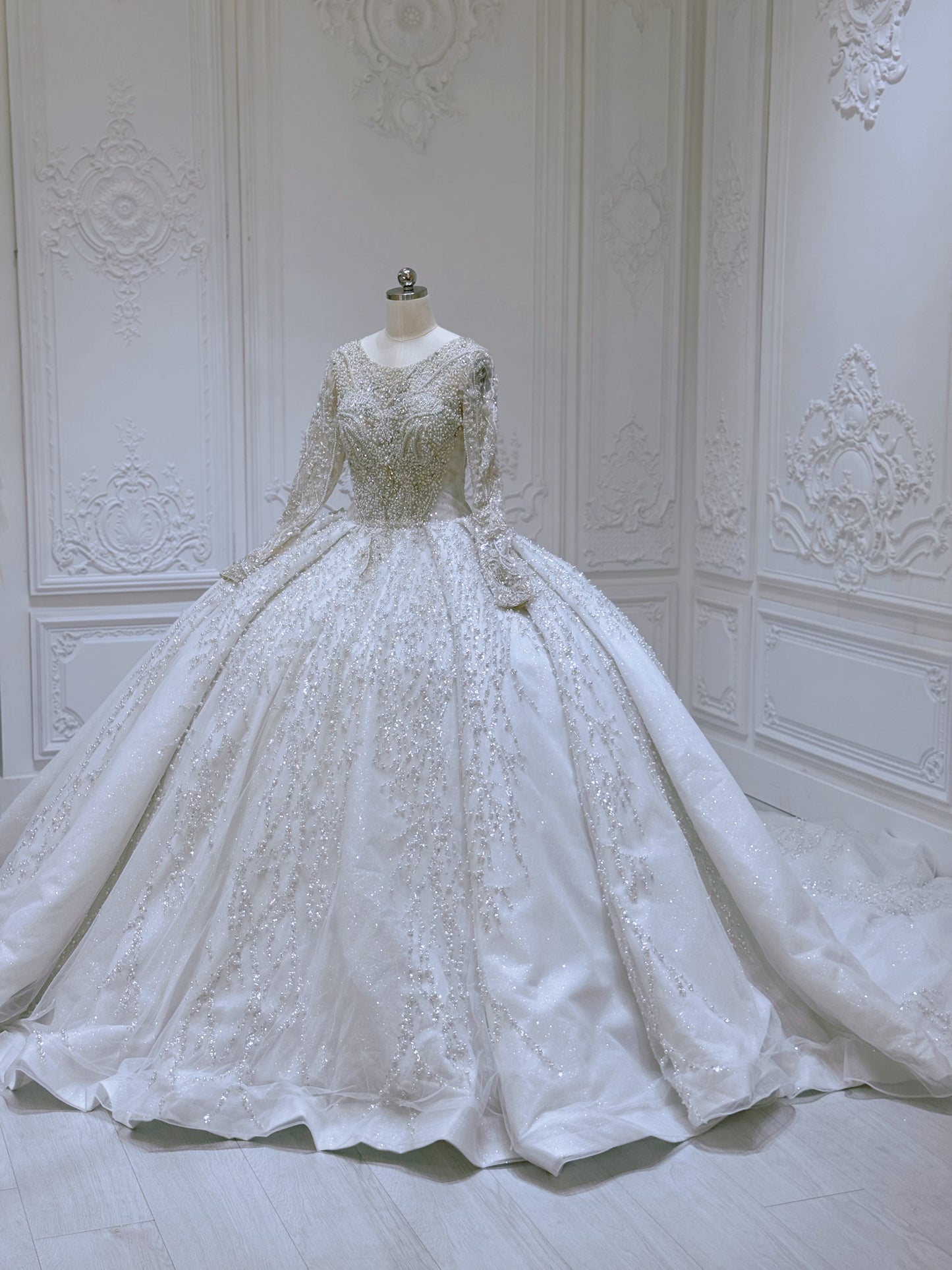 TBC-JB097 Custom-made rhinestone&pearl beaded sparkling long sleeve royal wedding dress