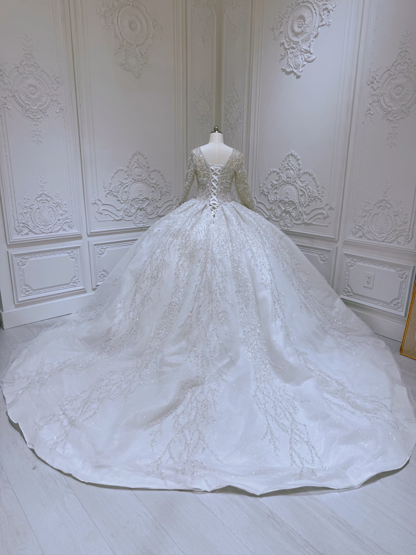TBC-JB097 Custom-made rhinestone&pearl beaded sparkling long sleeve royal wedding dress