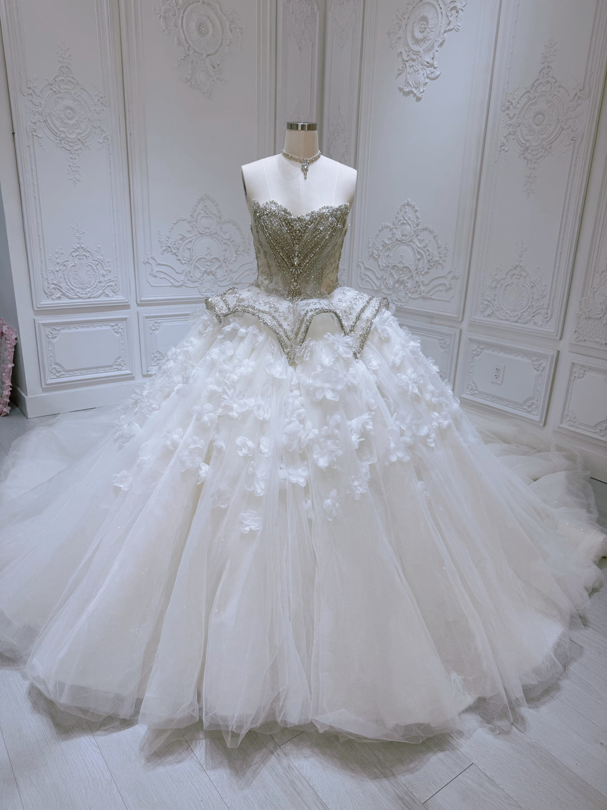TBC-YB101 Stock of beading 3D floral fairy ballgown wedding dress
