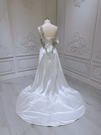 TBC-Y2041 Stock of rhinestone beaded white satin 2 in 1 royal wedding dress