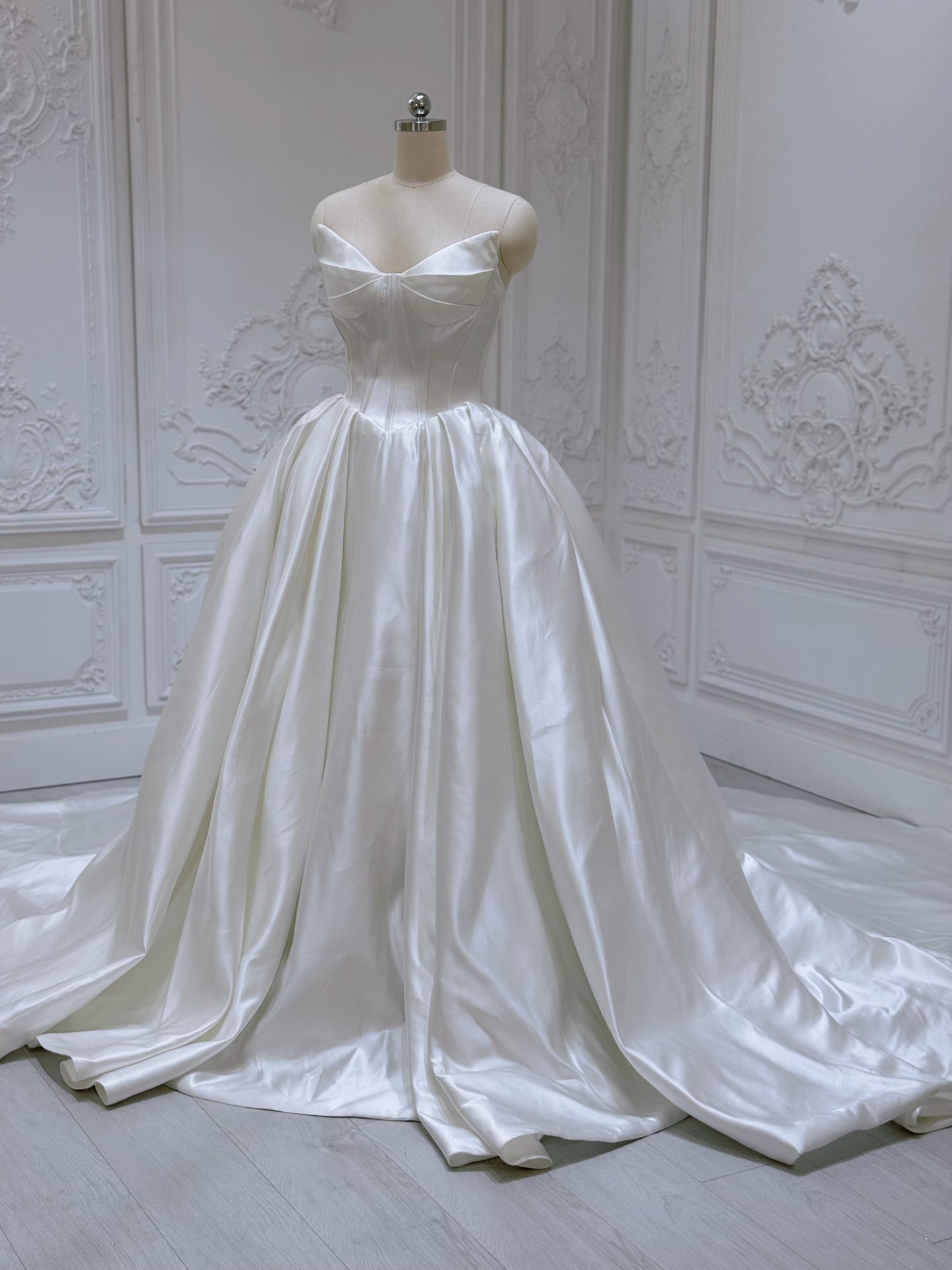 TBC-UB099 Strapless satin wedding dress