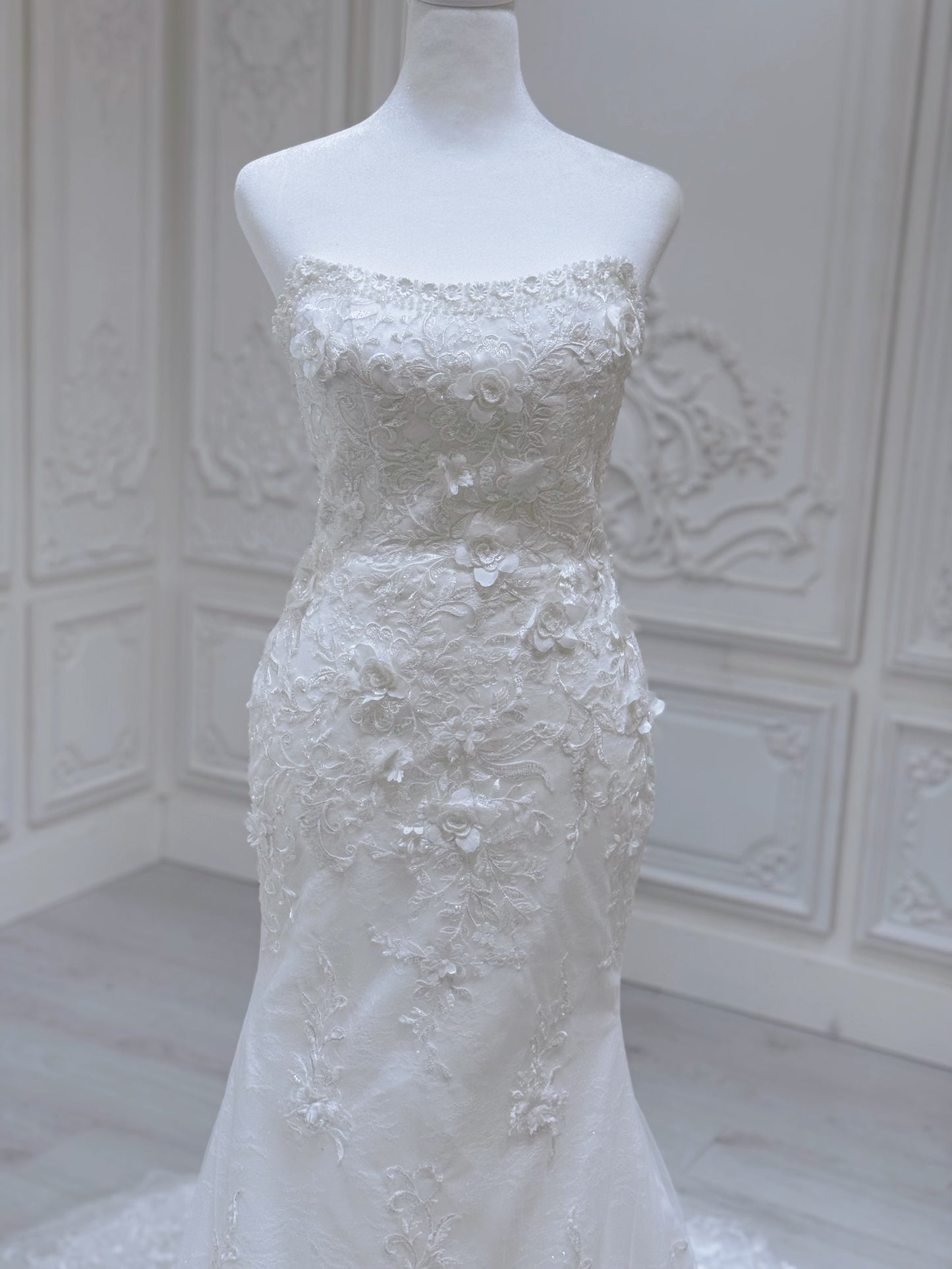 Custom-made white color strapless lace mermaid wedding dress - Ting's Bridal Collection