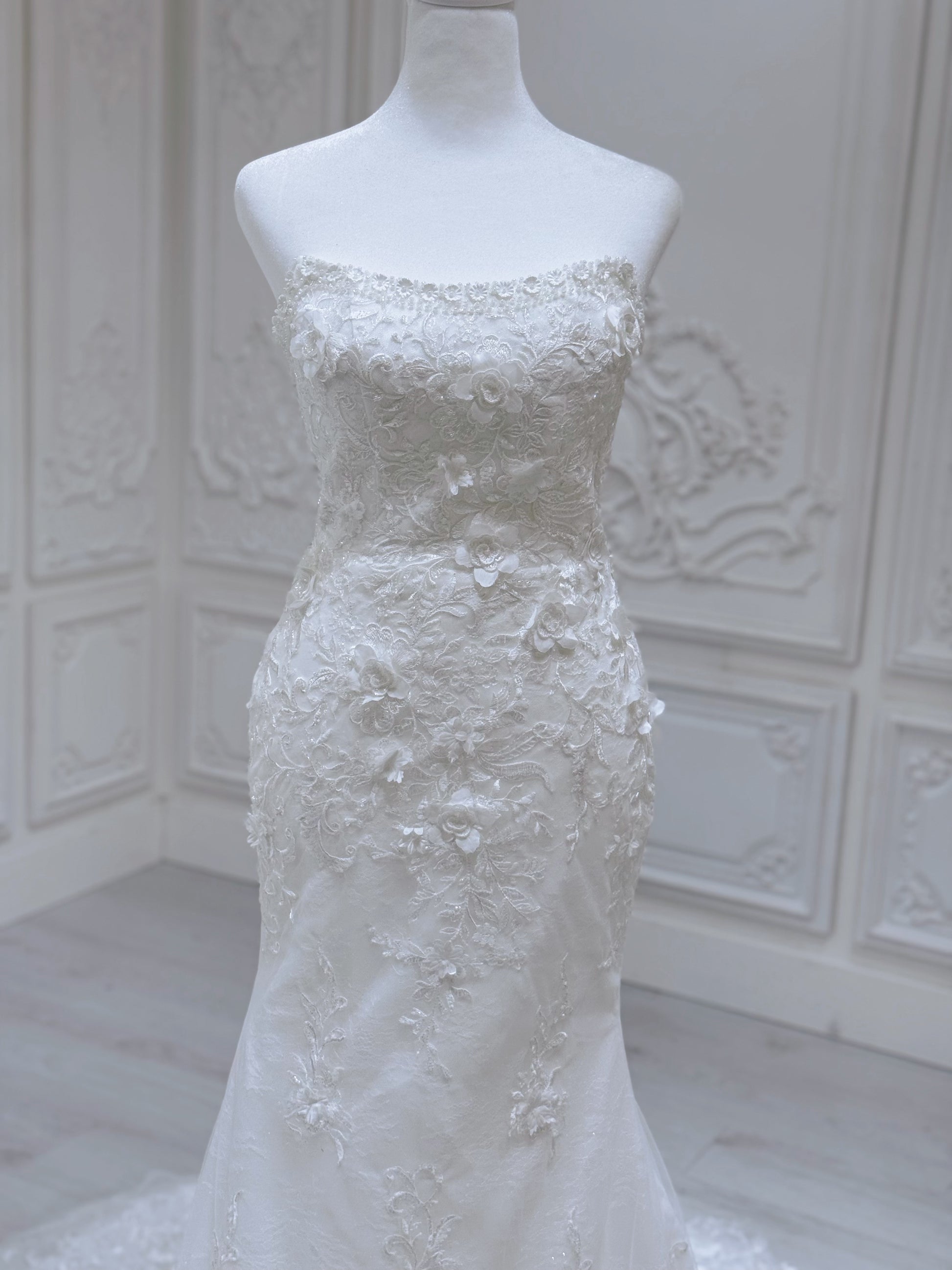 Custom-made white color strapless lace mermaid wedding dress - Ting's Bridal Collection